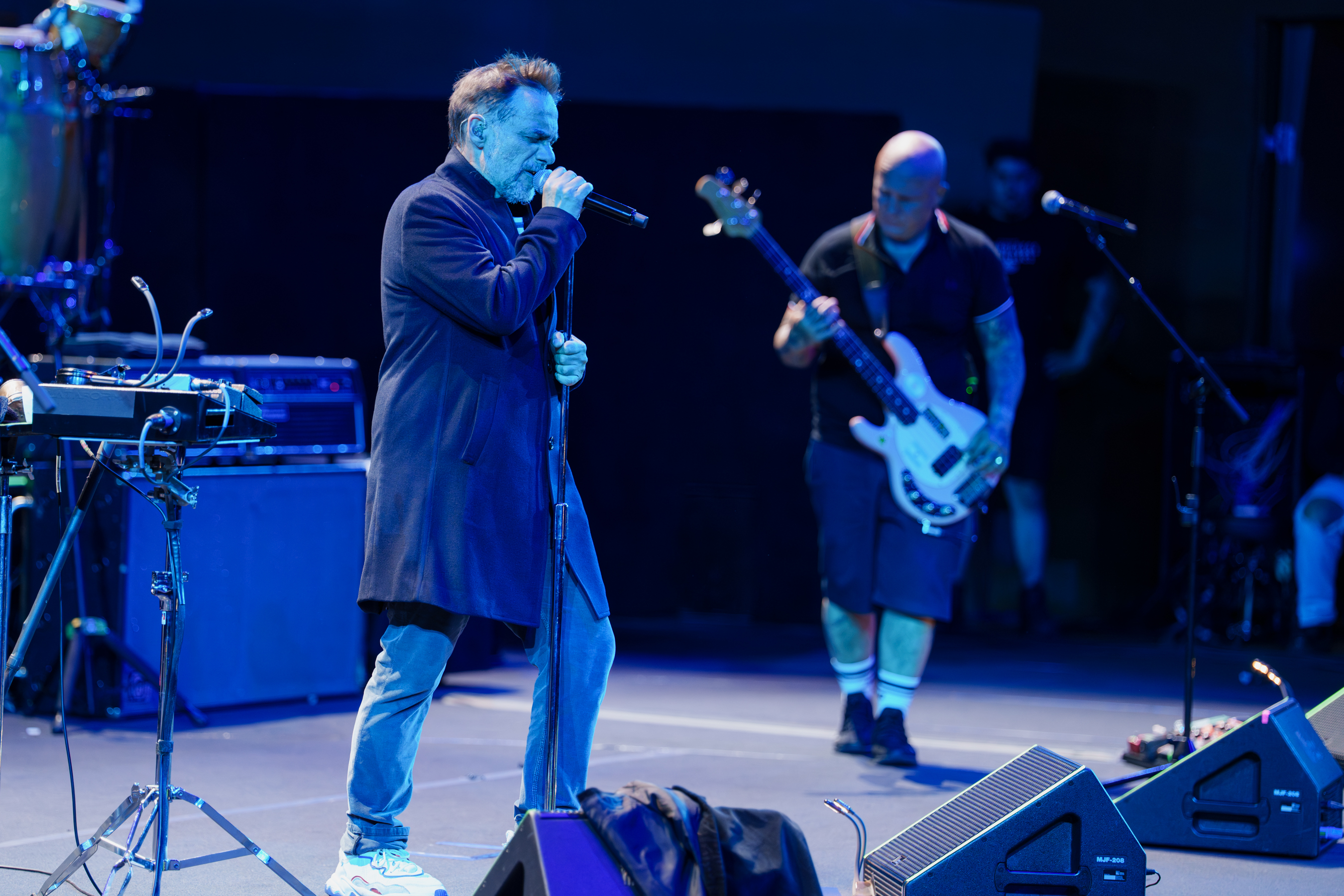 Los Fabulosos Cadillacs dieron vida a 40 años de música, y el público cantó cada palabra de “Matador,” “Siguiendo la Luna” y “Vasos Vacíos” como si fuera la banda sonora de nuestras vidas. Dos horas se sintieron como un suspiro. Esto fue más que un concierto, fue historia.