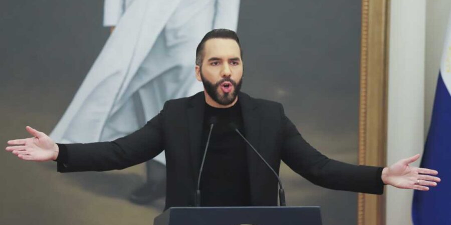 Bukele sobre su permanencia en el poder: “Si fuera por mí, yo sigo diez años más”