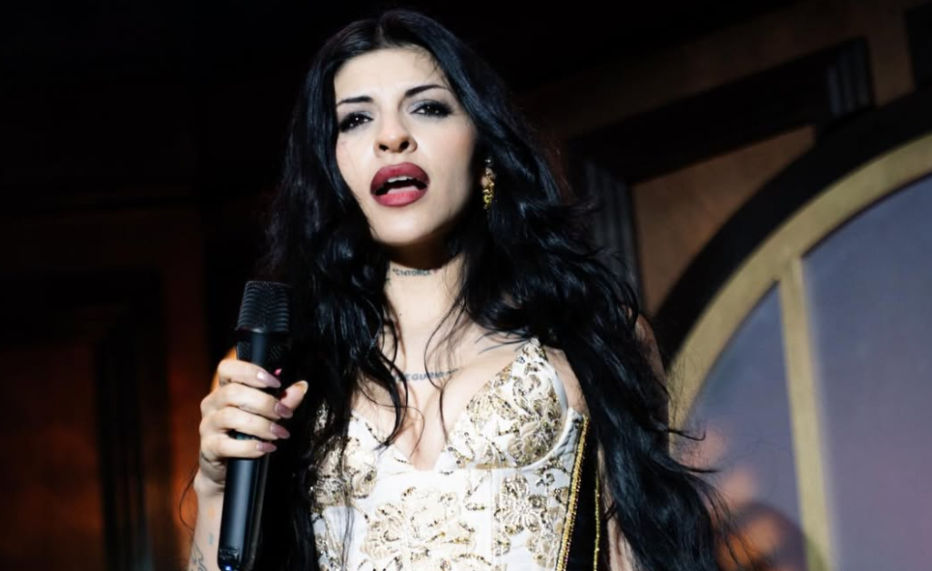 Cazzu enciende redes al hablar de “gente rata” y reaviva la polémica con Nodal