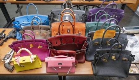 Millonario golpe al crimen: decomisan bolsos Birkin, relojes Rolex, armas y efectivo en operativo en Temecula