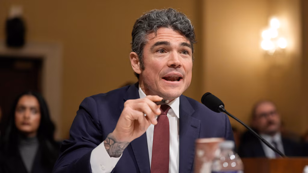 Renuncia en inteligencia de EE.UU. desata polémica sobre la guerra contra Irán