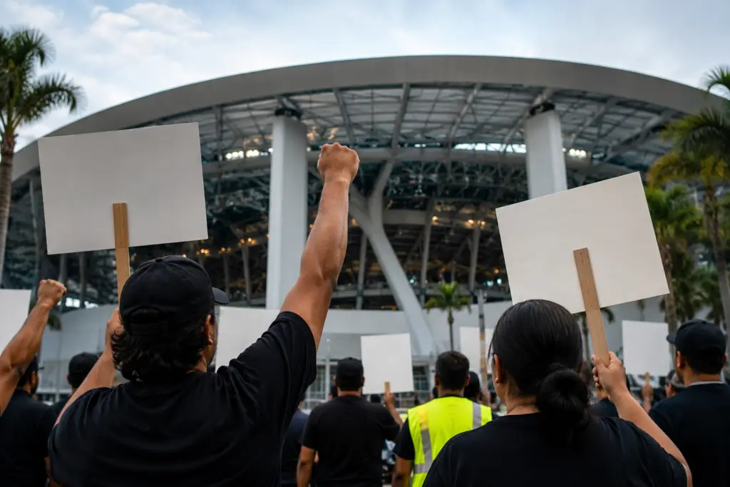 Trabajadores de SoFi Stadium autorizan huelga antes del Mundial FIFA 2026 Trabajadores de SoFi Stadium autorizan huelga antes del Mundial FIFA 2026