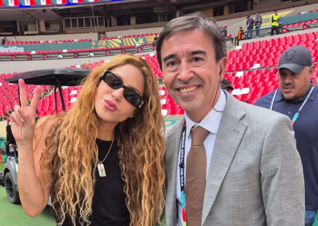 Marcelo Benedetto se vuelve viral al interrumpir transmisión en vivo tras la llegada de Shakira al Estadio Azteca