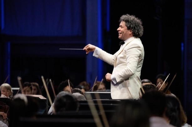 Gustavo Dudamel reunirá a Los Tigres del Norte, Lila Downs y grandes estrellas latinas en una histórica celebración en el Hollywood Bowl